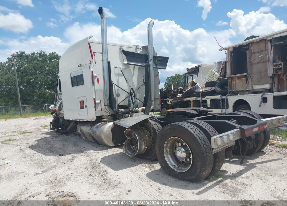 2011 PETERBILT 386 VIN: 1XPHD49X9BD110490