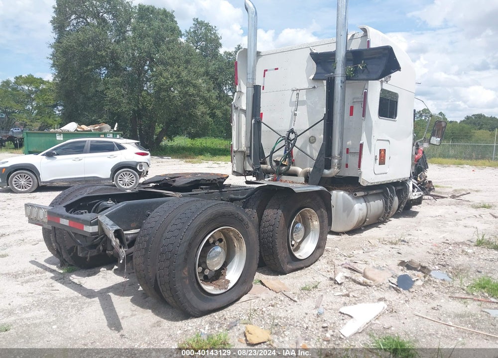 2011 PETERBILT 386 VIN: 1XPHD49X9BD110490