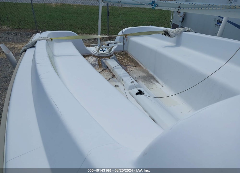 2003 HUNTER MODEL 216 VIN: HUN22132E303