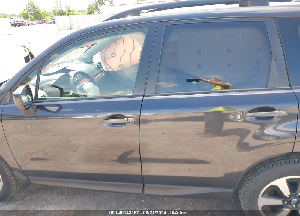 2018 SUBARU FORESTER 2.5I PREMIUM VIN: JF2SJAGC6JH427618