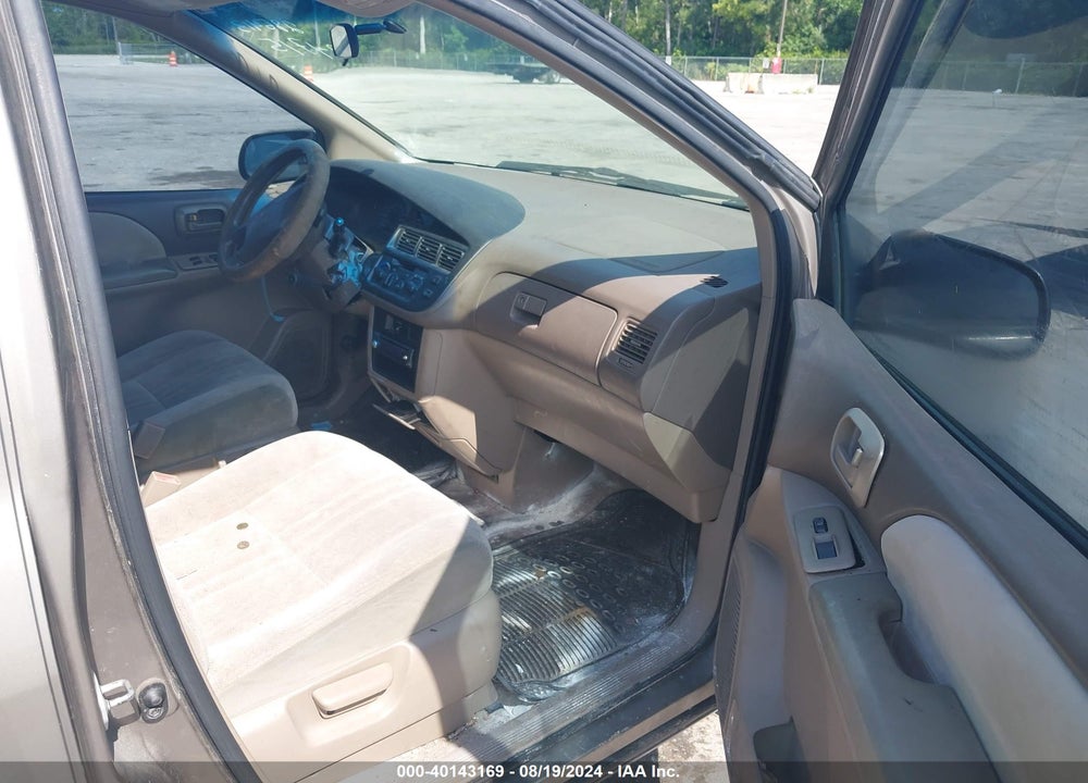 1999 TOYOTA SIENNA CE VIN: 4T3ZF19CXXU121715