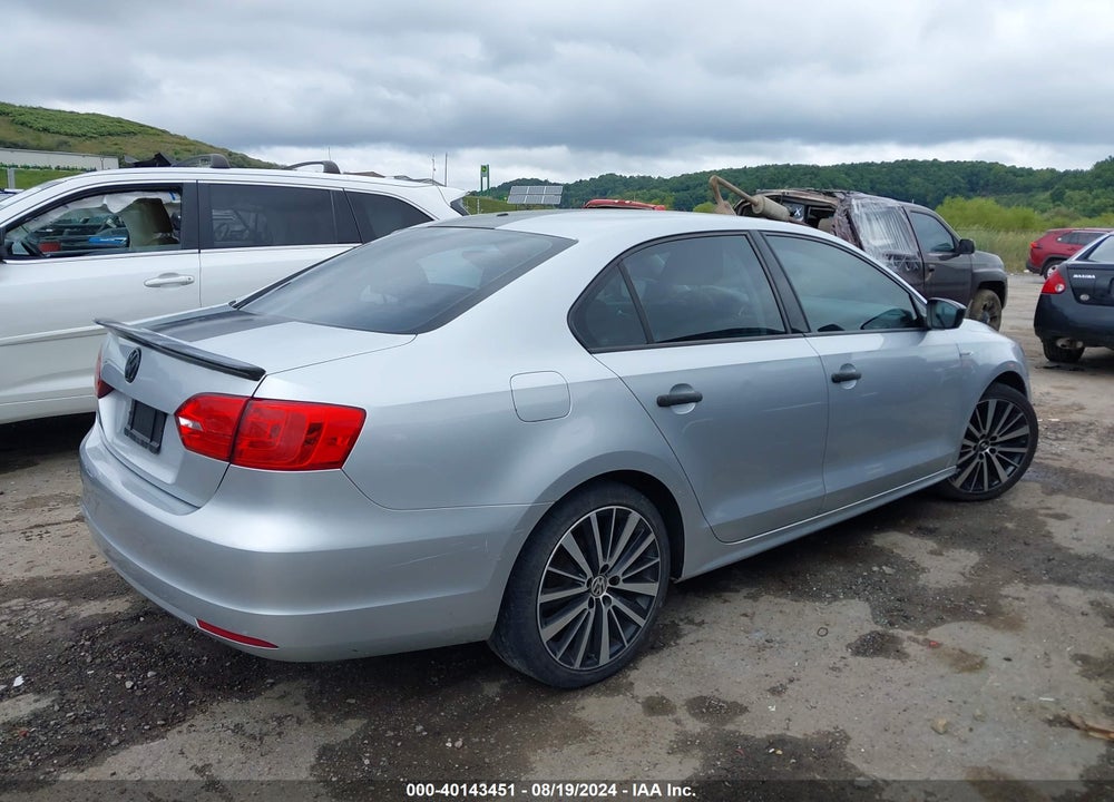 2014 VOLKSWAGEN JETTA 2.0L S VIN: 3VW2K7AJ0EM257275