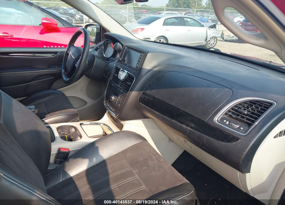 2014 CHRYSLER TOWN & COUNTRY VIN: 2C4RC1CG4ER319850
