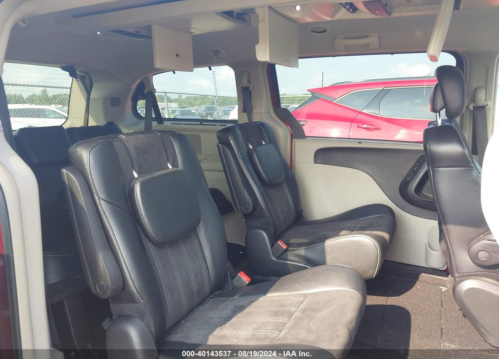 2014 CHRYSLER TOWN & COUNTRY VIN: 2C4RC1CG4ER319850