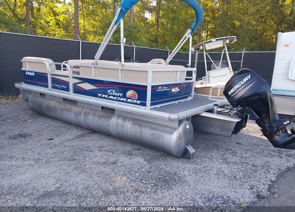 2019 SUNTRACKER PB18 VIN: BUJ96411A819