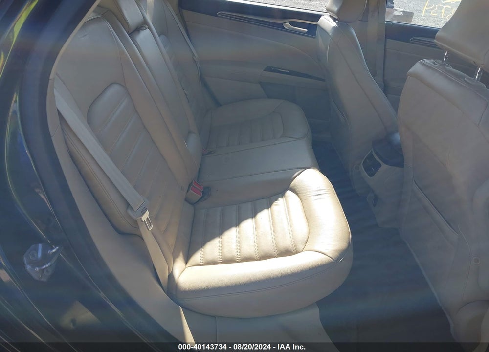 2015 FORD FUSION SE VIN: 3FA6P0HD9FR243110