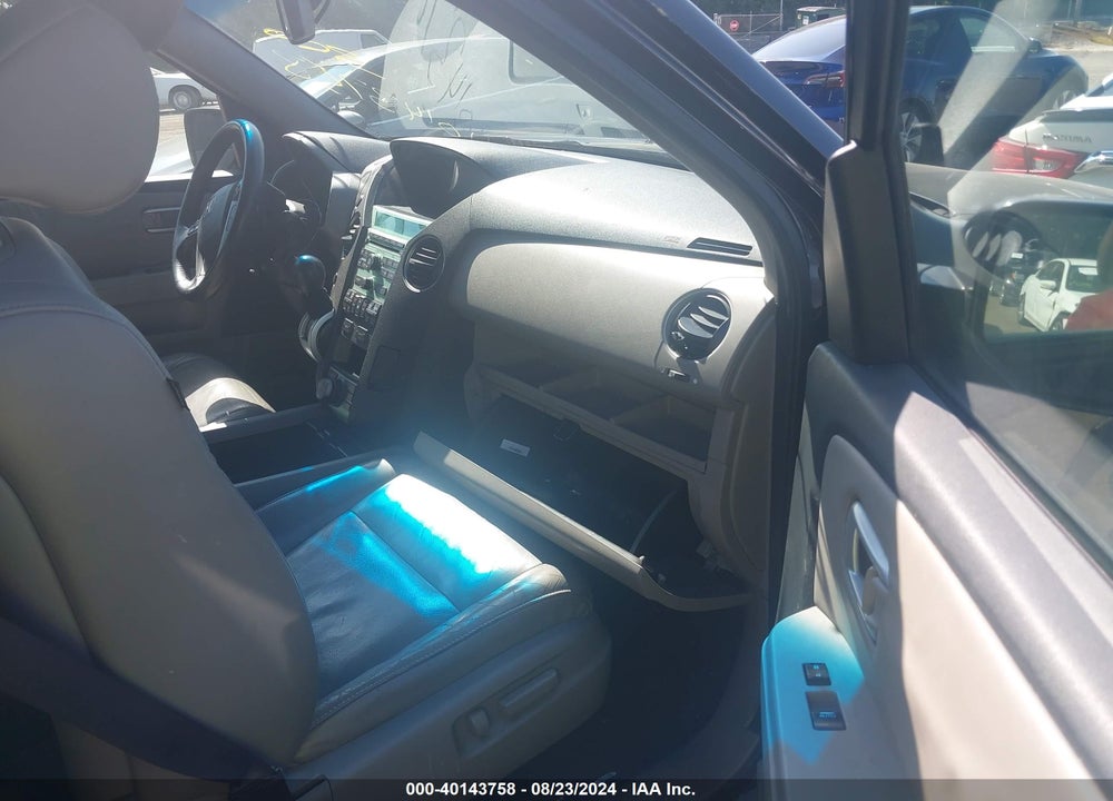 2011 HONDA PILOT EX-L VIN: 5FNYF4H78BB018972