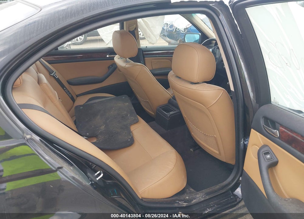 2005 BMW 325I VIN: WBAEV33405KW17317