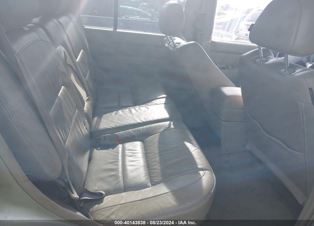 2001 INFINITI QX4 LUXURY VIN: JNRDR09X11W202898