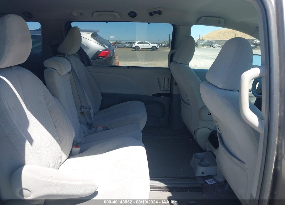 2011 TOYOTA SIENNA LE V6 VIN: 5TDKK3DC5BS084132