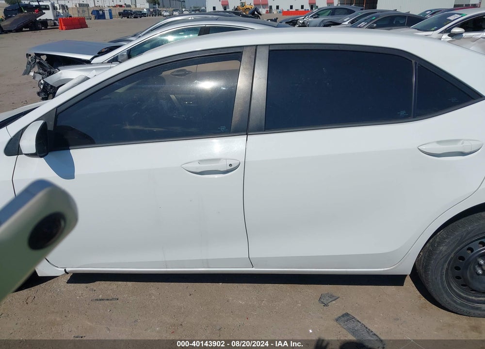 2018 TOYOTA COROLLA LE VIN: 5YFBURHE1JP819480