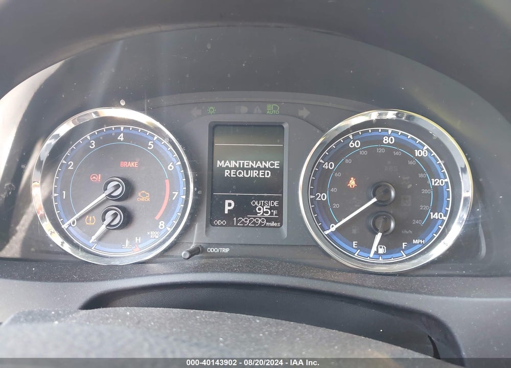 2018 TOYOTA COROLLA LE VIN: 5YFBURHE1JP819480