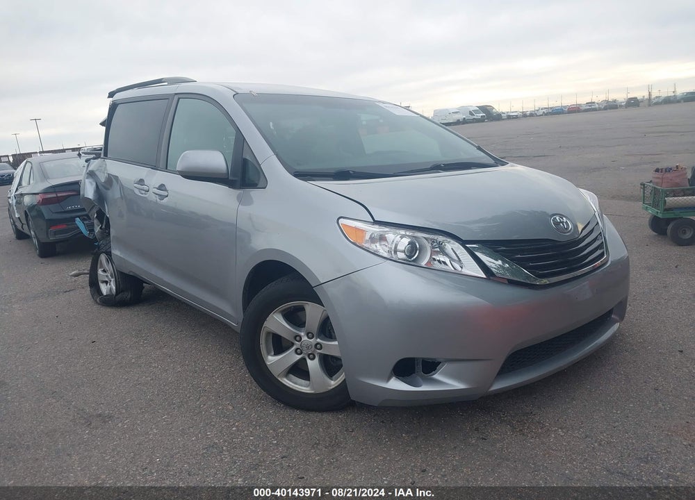 2017 TOYOTA SIENNA LE 8 PASSENGER VIN: 5TDKZ3DC3HS877904