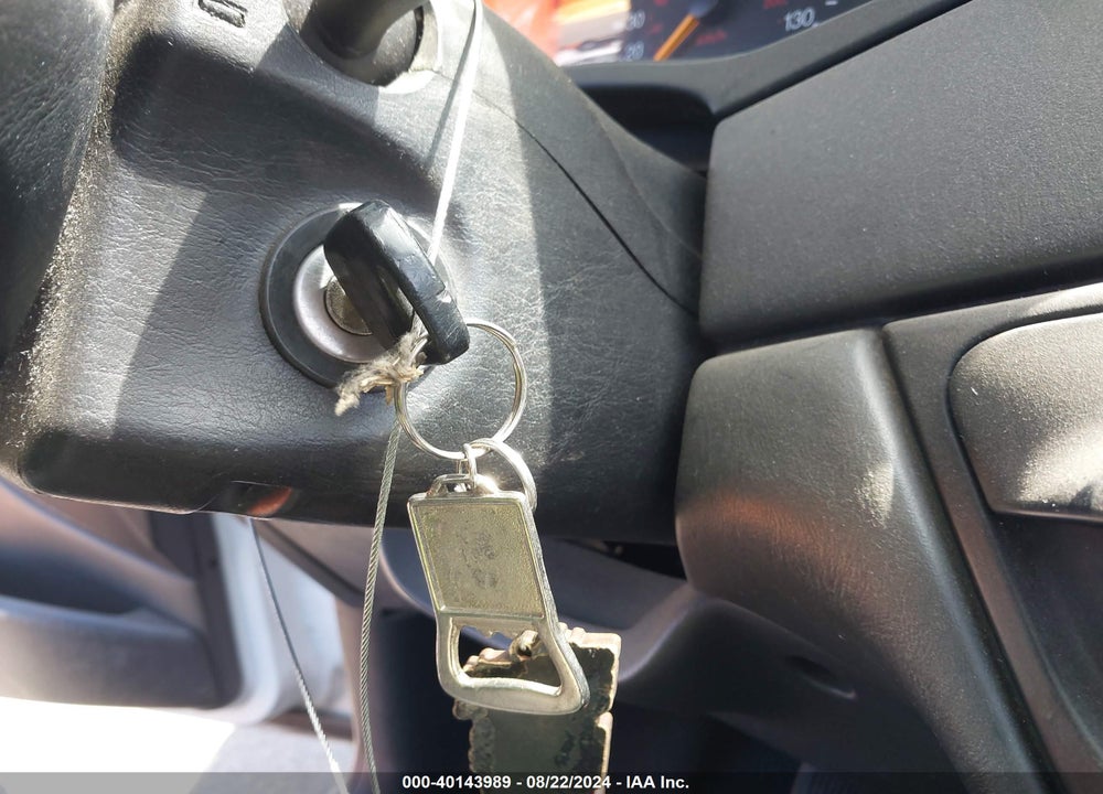 2000 FORD FOCUS SE VIN: 1FAFP343XYW405907