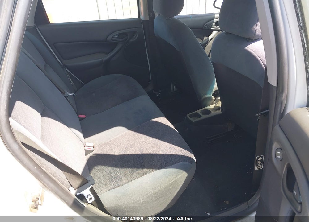 2000 FORD FOCUS SE VIN: 1FAFP343XYW405907