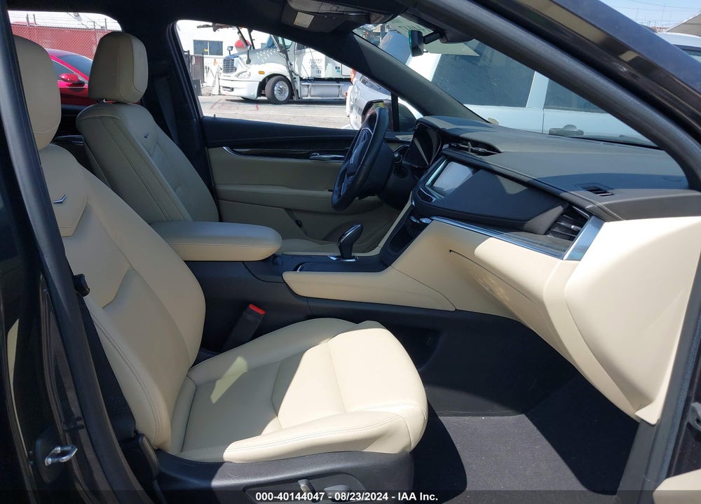 2017 CADILLAC XT5 STANDARD VIN: 1GYKNARS1HZ260767