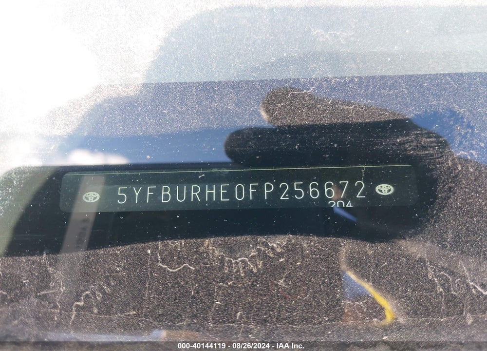 2015 TOYOTA COROLLA LE VIN: 5YFBURHE0FP256672