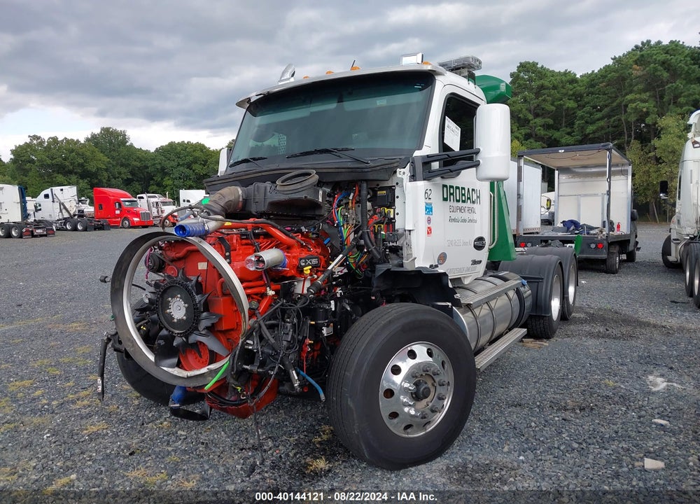 2024 KENWORTH T880 VIN: 1XKZD49X1RJ364863