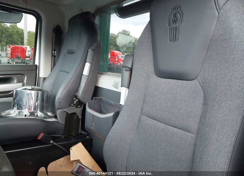 2024 KENWORTH T880 VIN: 1XKZD49X1RJ364863