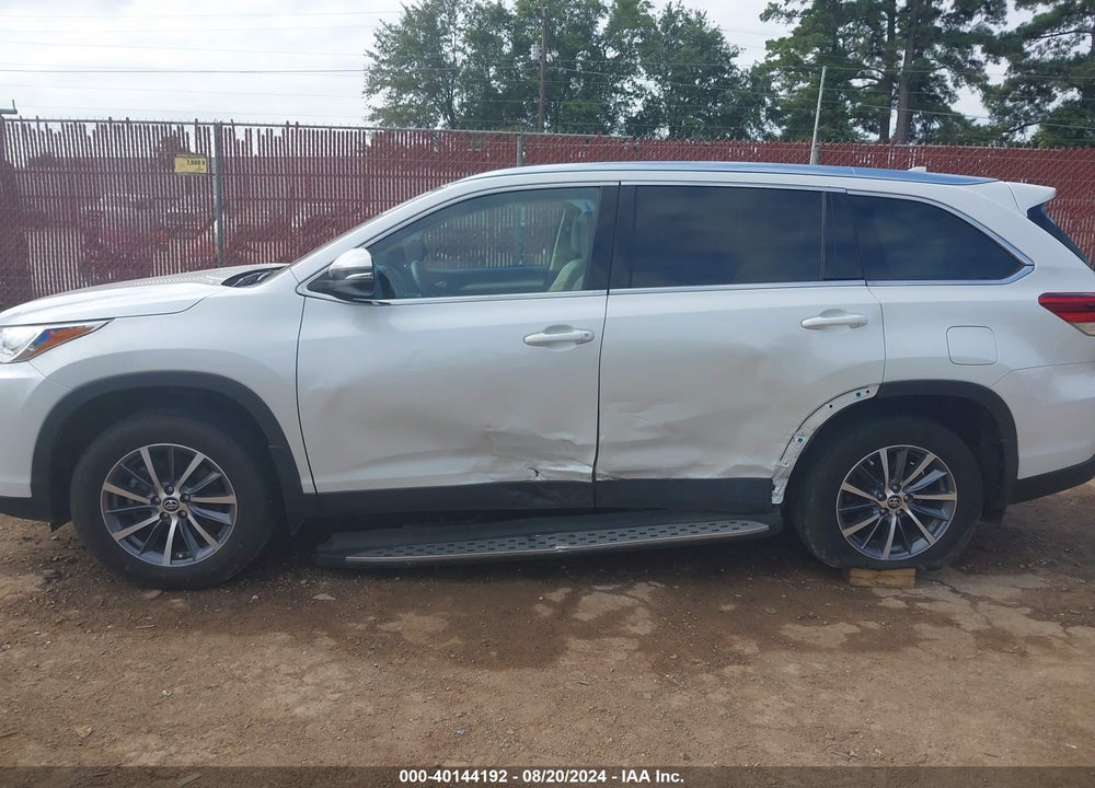 2019 TOYOTA HIGHLANDER XLE VIN: 5TDKZRFH8KS331750