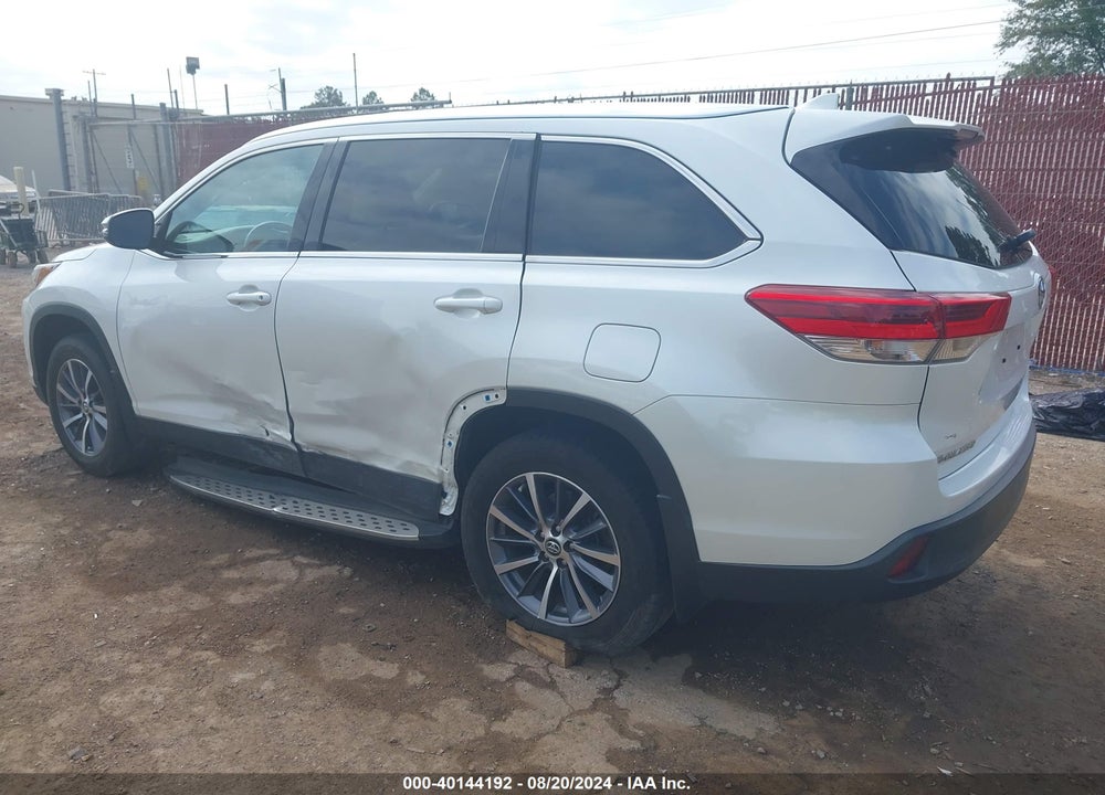 2019 TOYOTA HIGHLANDER XLE VIN: 5TDKZRFH8KS331750