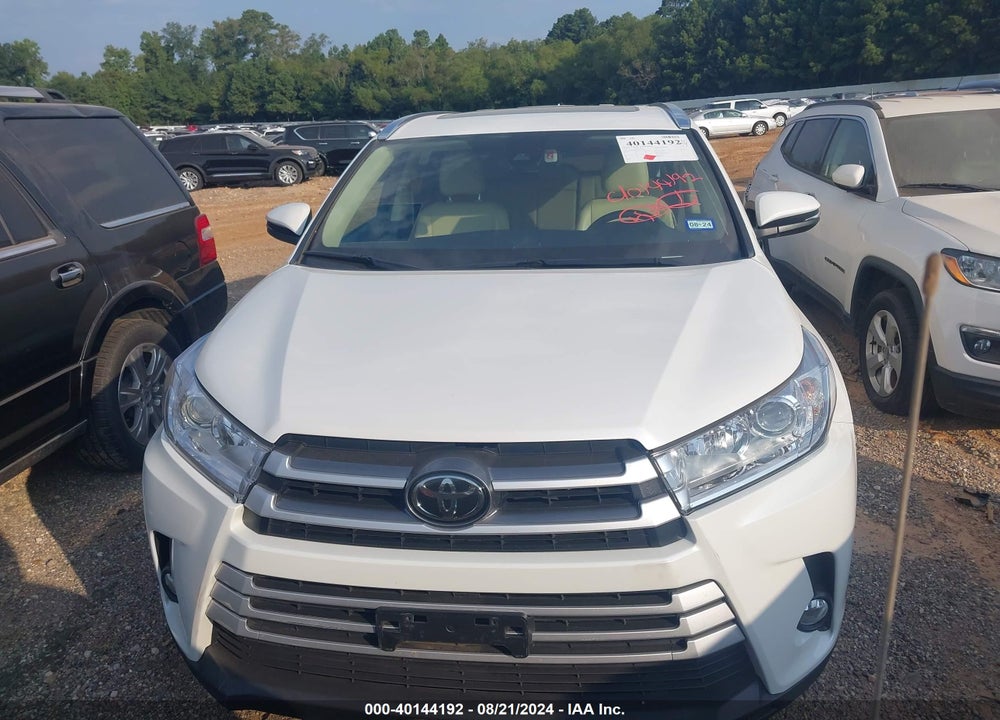 2019 TOYOTA HIGHLANDER XLE VIN: 5TDKZRFH8KS331750