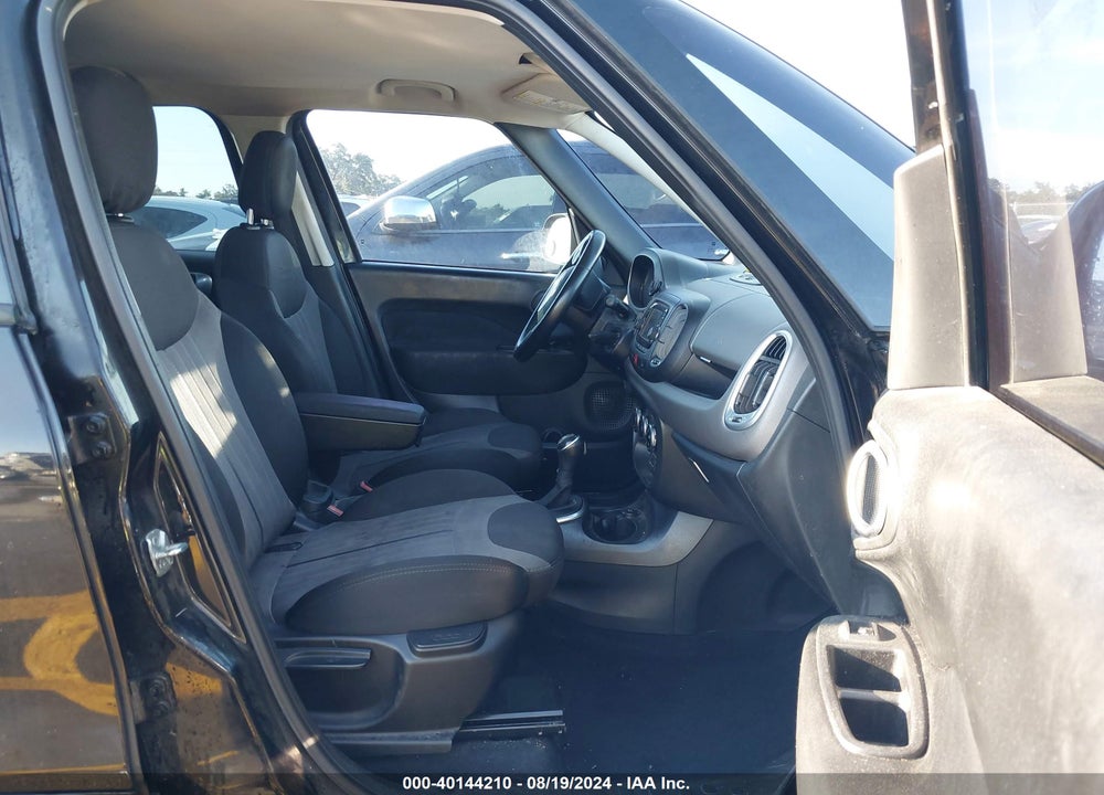 2017 FIAT 500L POP VIN: ZFBCFAAH8HZ038639