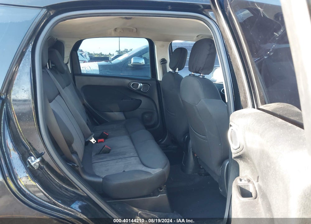 2017 FIAT 500L POP VIN: ZFBCFAAH8HZ038639