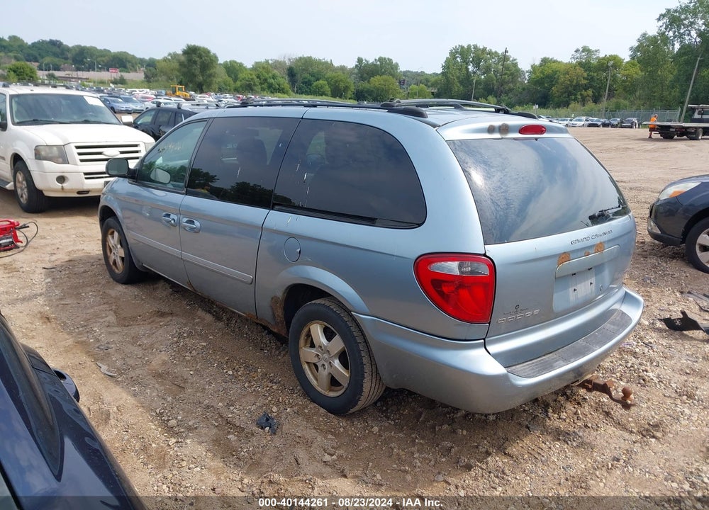 2005 DODGE GRAND CARAVAN SXT VIN: 2D4GP44L25R482668