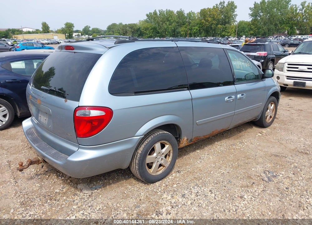 2005 DODGE GRAND CARAVAN SXT VIN: 2D4GP44L25R482668