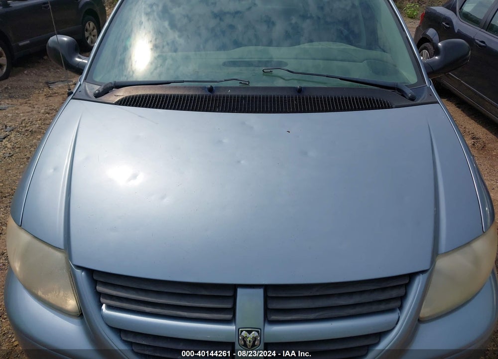 2005 DODGE GRAND CARAVAN SXT VIN: 2D4GP44L25R482668
