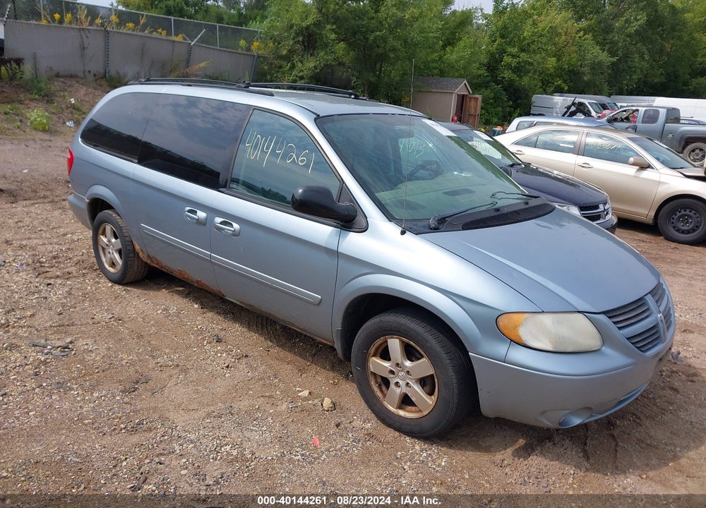 2005 DODGE GRAND CARAVAN SXT VIN: 2D4GP44L25R482668