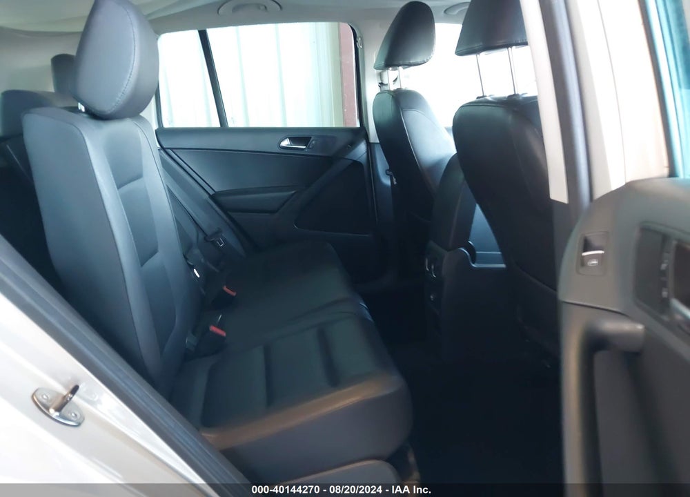 2011 VOLKSWAGEN TIGUAN SE VIN: WVGAV7AX0BW514887