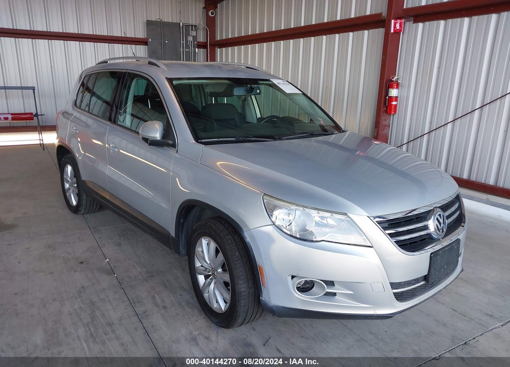 2011 VOLKSWAGEN TIGUAN SE VIN: WVGAV7AX0BW514887
