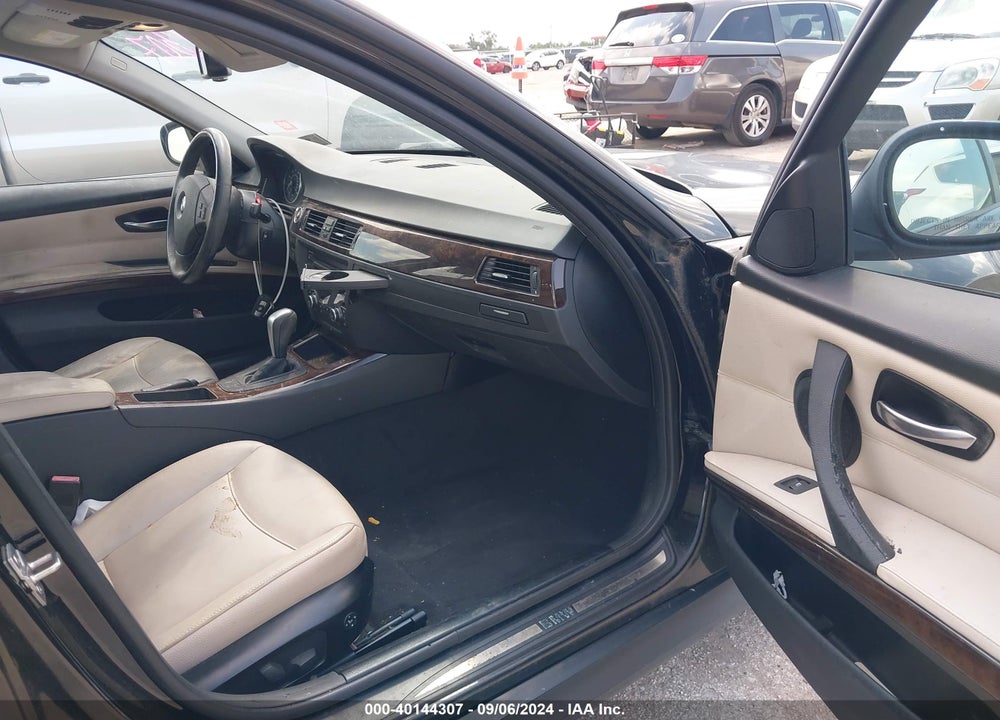2011 BMW 328I XDRIVE VIN: WBAPK7G5XBNN77561
