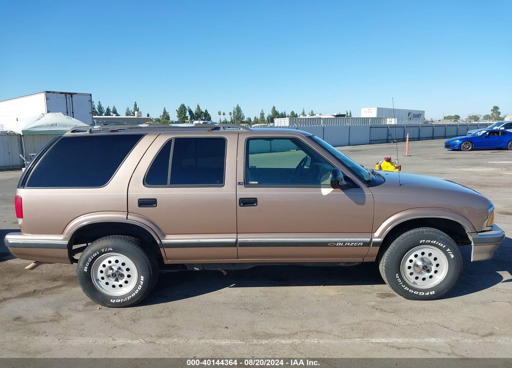 1996 CHEVROLET BLAZER VIN: 1GNDT13WXT2242566