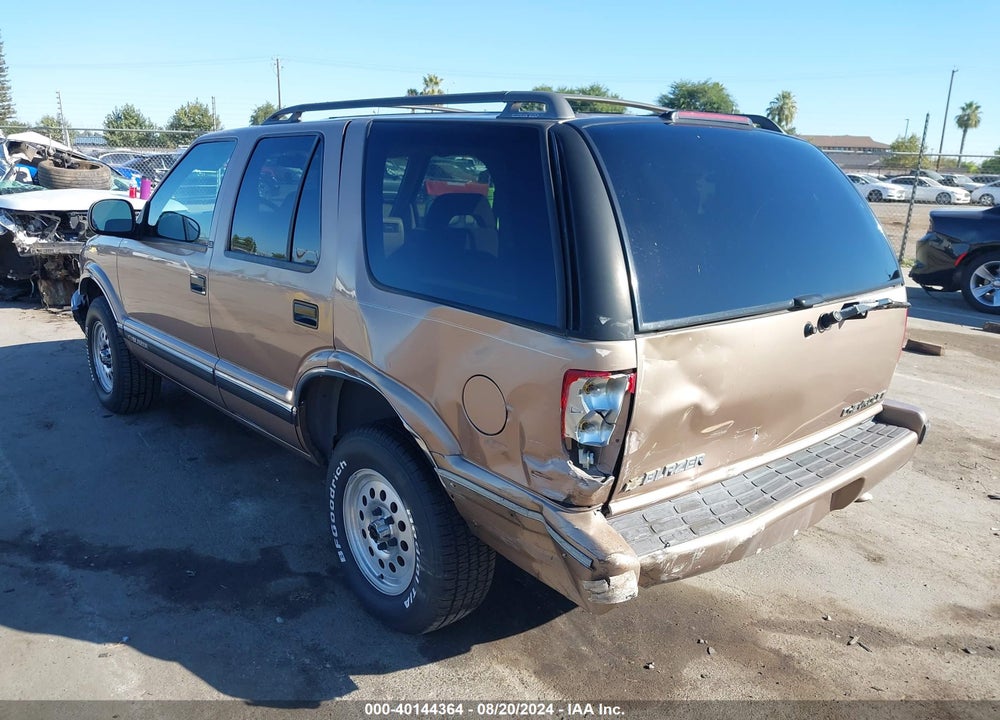 1996 CHEVROLET BLAZER VIN: 1GNDT13WXT2242566
