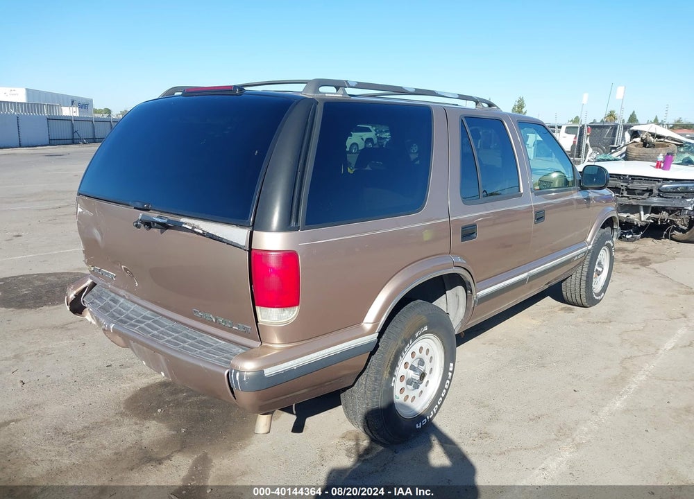 1996 CHEVROLET BLAZER VIN: 1GNDT13WXT2242566