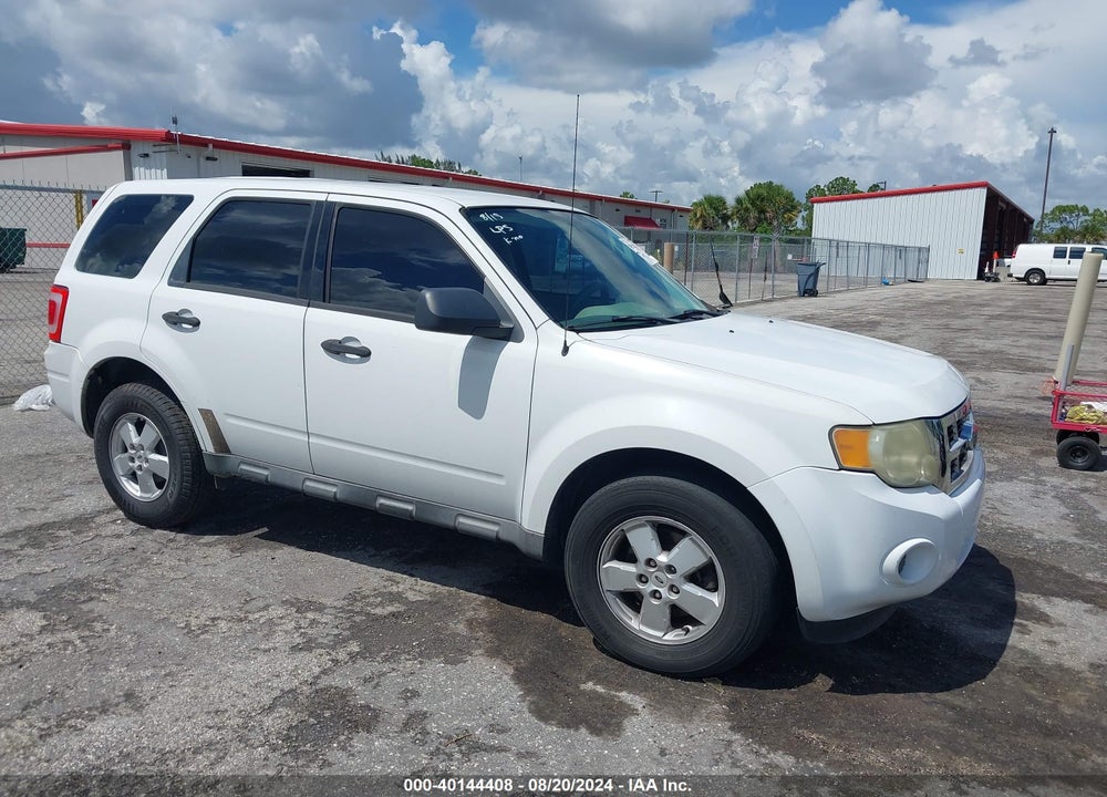 2010 FORD ESCAPE XLS VIN: 1FMCU0C73AKB03554
