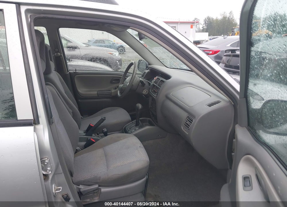2003 CHEVROLET TRACKER HARD TOP BASE VIN: 2CNBJ13C436949222