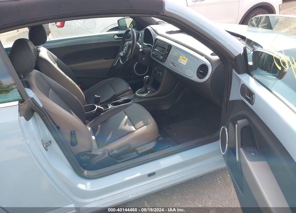 2013 VOLKSWAGEN BEETLE 2.5L VIN: 3VW5X7AT0DM826365