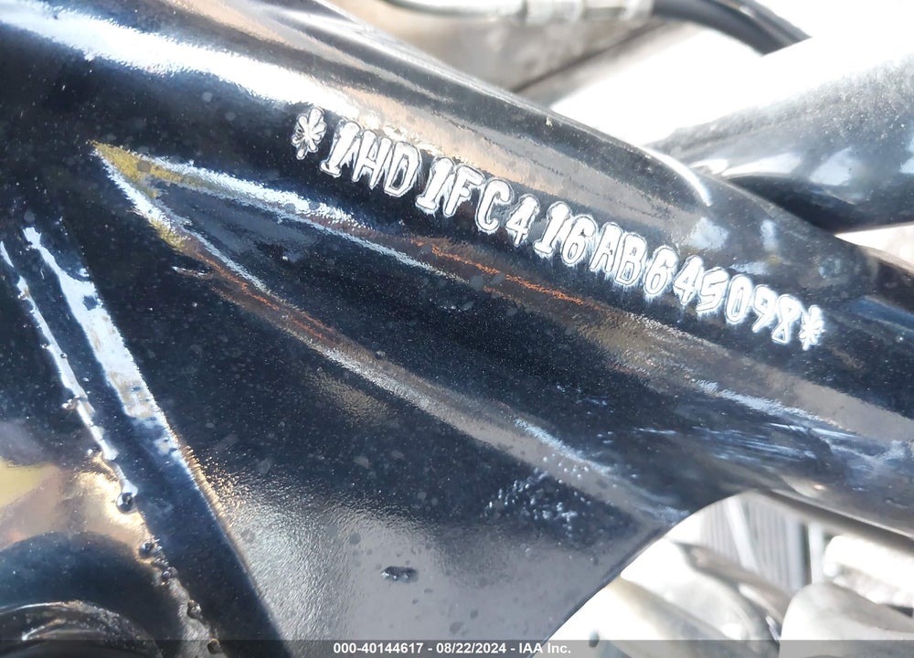 2010 HARLEY-DAVIDSON FLHTCU VIN: 1HD1FC416AB645098