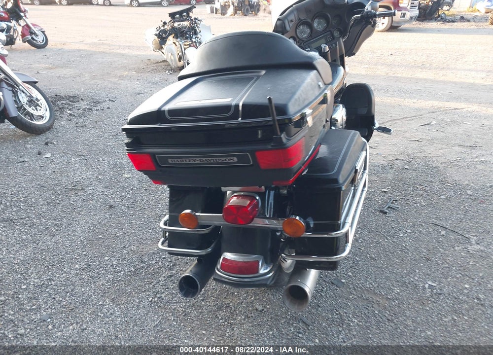 2010 HARLEY-DAVIDSON FLHTCU VIN: 1HD1FC416AB645098