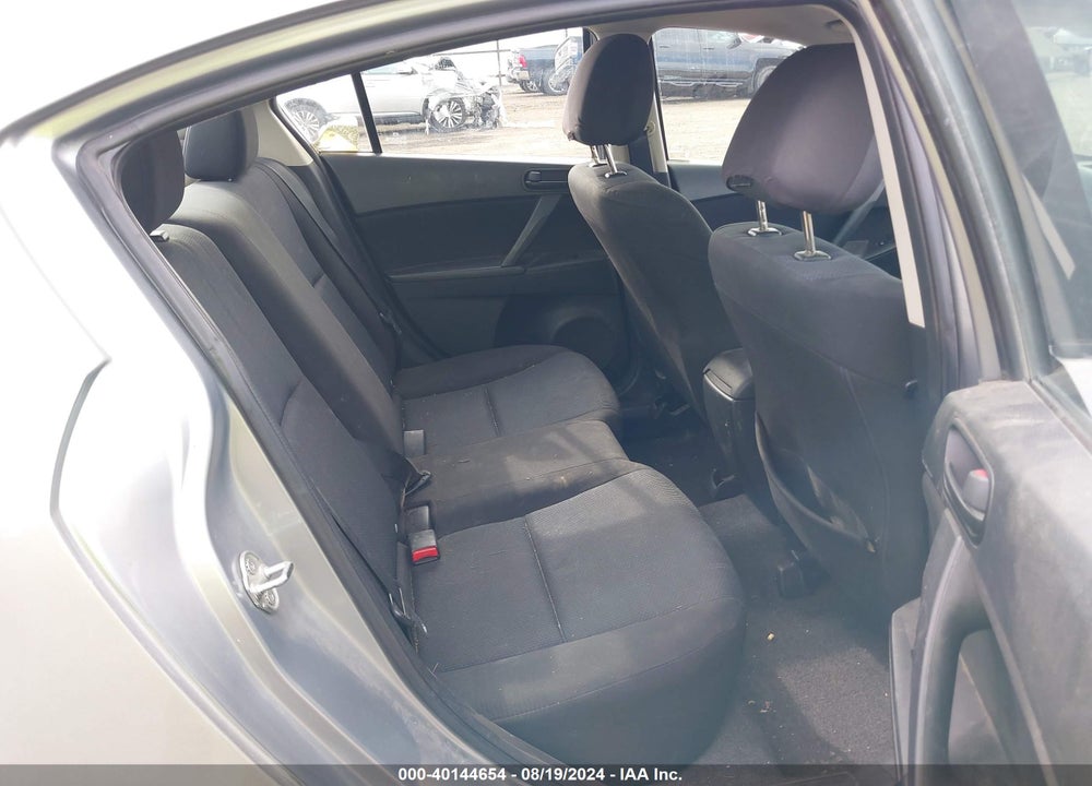 2011 MAZDA 3 I SPORT VIN: JM1BL1UG5B1495919