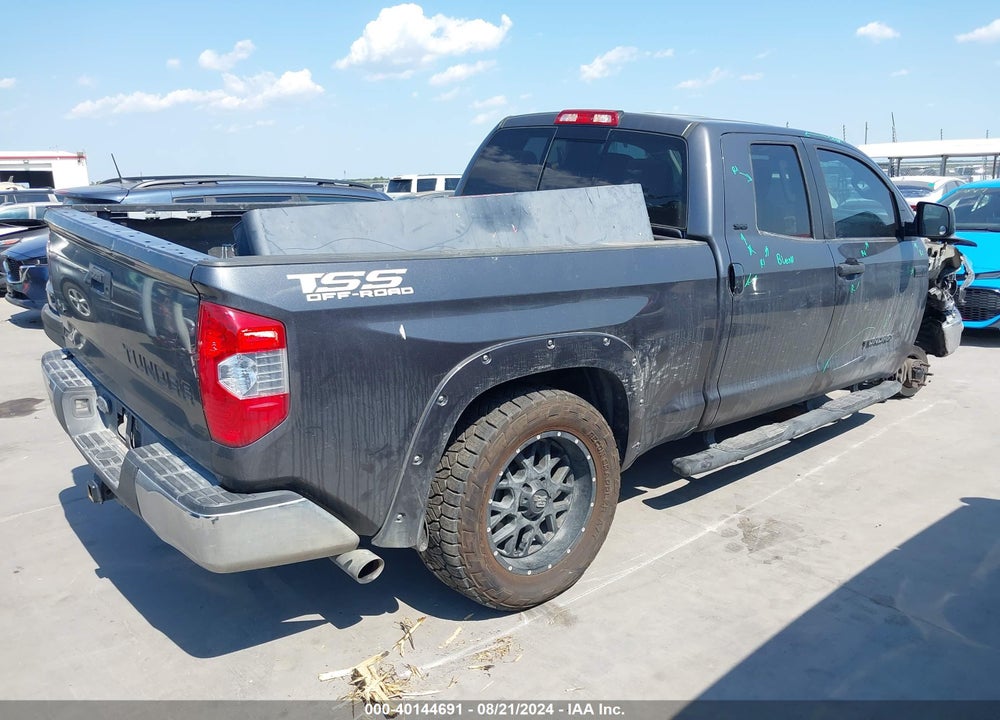 2018 TOYOTA TUNDRA SR5 5.7L V8 VIN: 5TFUW5F10JX685946