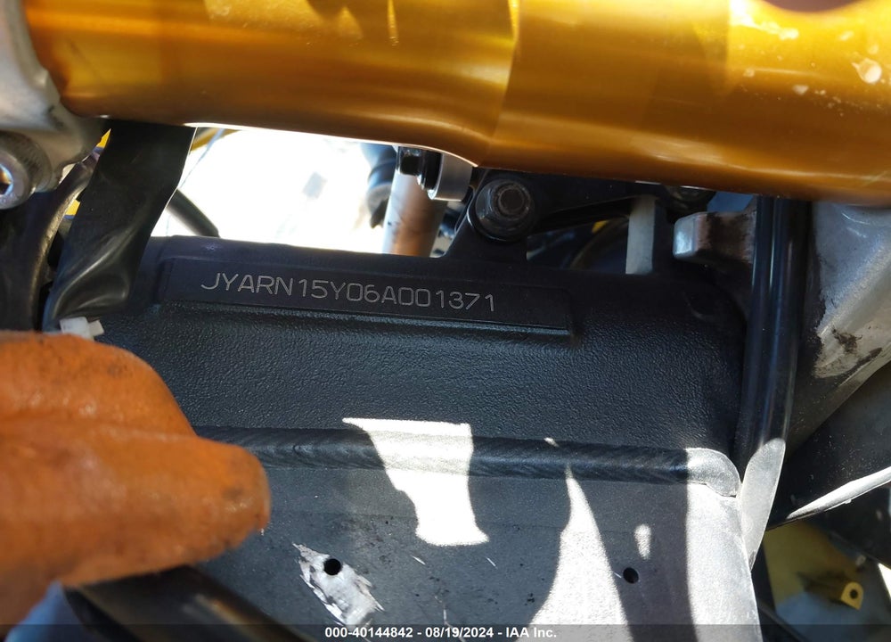 2006 YAMAHA YZFR1 C VIN: JYARN15Y06A001371