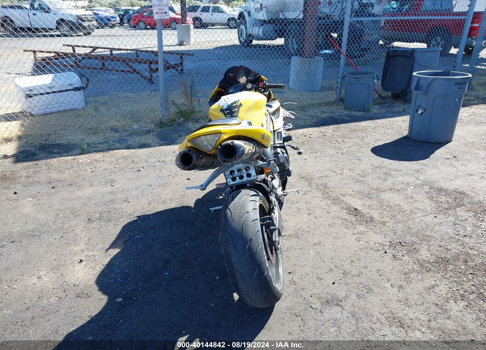 2006 YAMAHA YZFR1 C VIN: JYARN15Y06A001371
