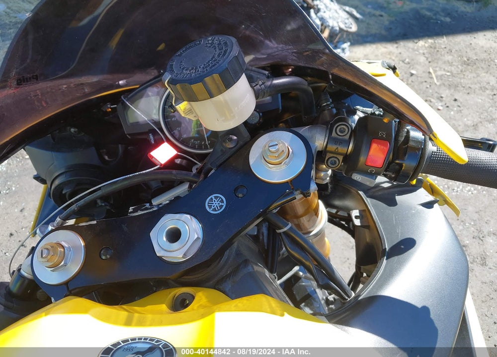 2006 YAMAHA YZFR1 C VIN: JYARN15Y06A001371