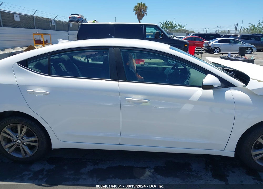 2018 HYUNDAI ELANTRA SEL VIN: 5NPD84LF2JH246795