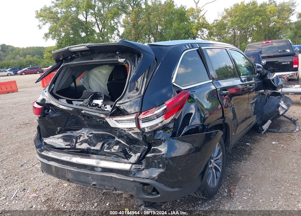 2019 TOYOTA HIGHLANDER XLE VIN: 5TDJZRFH0KS591250